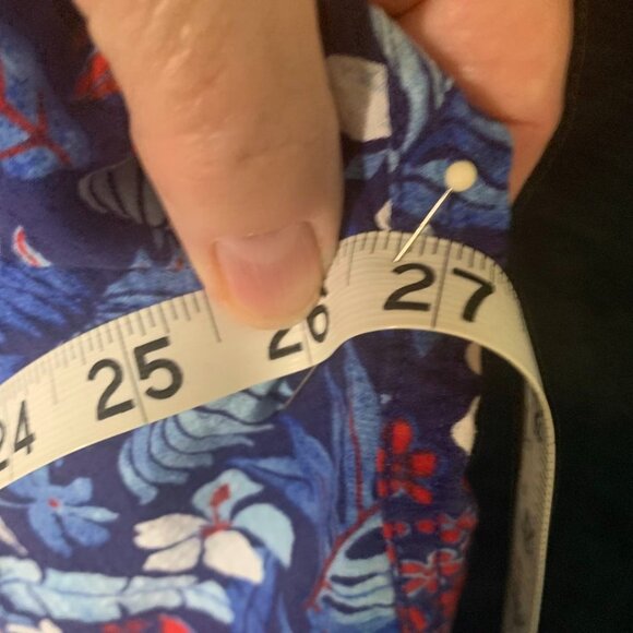 TOMMY BAHAMA NWT SHIRT RED, WHITE AND BLUE MENS TROPICAL PRINT BOTTON DOWN SHIRT - Picture 5 of 6